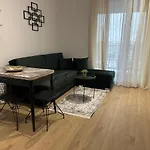 Comfy Nest Apartment- Free Parking